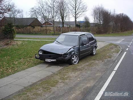 VW Golf 2 1.8 - Frontalt sammenstød på ringvejen onsdag aften billede 18