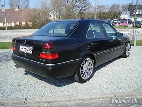 Mercedes Benz C180 Elegance TIL SALG - Ved Forhandleren billede 2