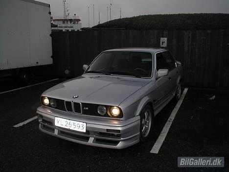 BMW E30 325ix billede 2