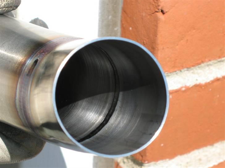 BMW 323ti *solgt* - Sig til hvis du kender en der kan svejse bedre! billede 2