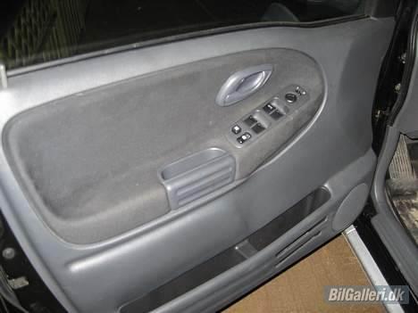 Suzuki Grand Vitara SOLGT - Faceliftet til 2004 model. også betjeningekonsol er fra 2004. Krævede lidt ledningsarbejde billede 18