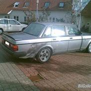 Volvo 240 glt solgt