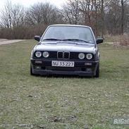 BMW                   320i