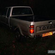 Toyota Hilux 2,4 Diesel *SOLGT*