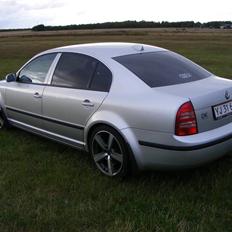 Skoda Superb (KongeSkoda) [SOLGT]