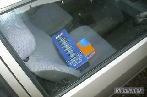 Ford Escort 1.3 *Skrottet* - Ja det er så ekstra tilbehøret.. dejligt køb jeg har gjort mig her :P billede 7