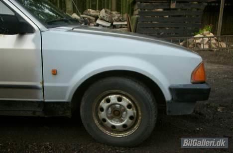 Ford Escort 1.3 *Skrottet* - Dygtig hva! billede 8