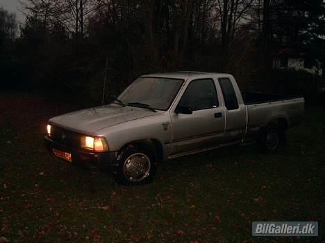 Toyota Hilux 2,4 Diesel *SOLGT* billede 1