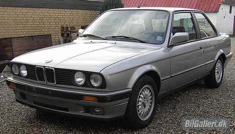 BMW E30 billede 1