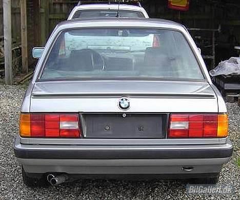 BMW E30 billede 2