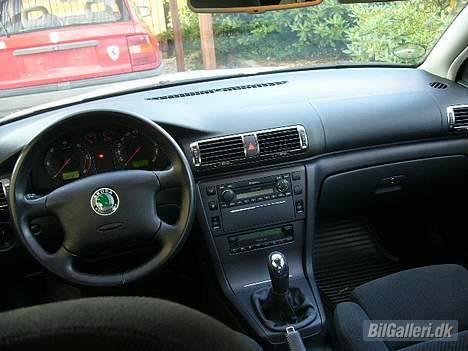 Skoda Superb (KongeSkoda) [SOLGT] - En forfinet udgave af VW Passat´s kabine billede 4