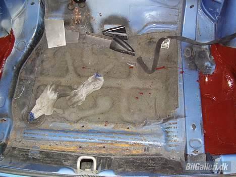 Opel Kadett C - Lidt maling skulle der til........ billede 8