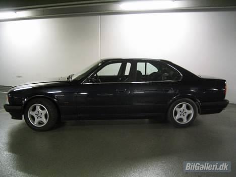 BMW 518i • Executive • E34  - Jeg syntes den er lækker. jeg er sq ligeglad om det er den "gamle" model billede 6