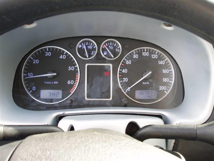 VW polo 6N 1,4 16v solgt - indfarvet, alu ringe og blå lys billede 9