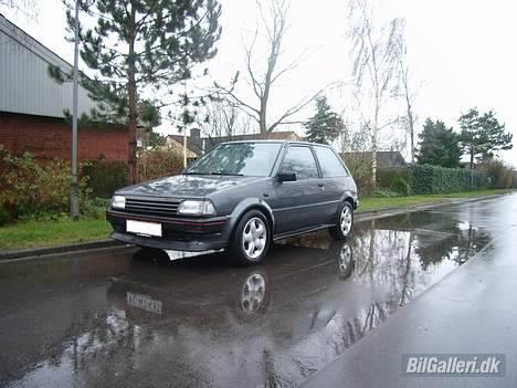 Toyota Starlet 1,5 Skrottet billede 3