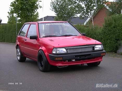 Toyota Starlet 1,5 Skrottet - 465 hk... Rene Turbomotor´s gamle starlet = ) Og nej har ikke købt den. billede 19
