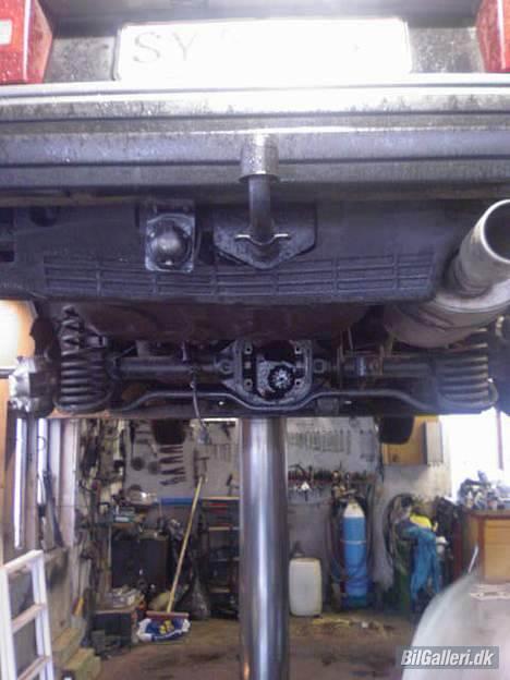 Volvo 740 tic.    solgt - er i gang med at monter spær i bagtøjet- den 2-12 06 billede 18