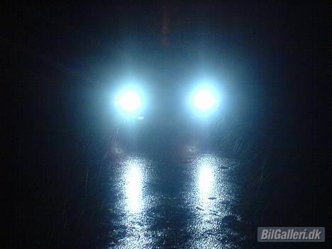 Toyota Corolla Turbo *SOLGT* - Bi-xenon 8000k - man kan lige ane den ene laserjammer under højre forlygte.. billede 19