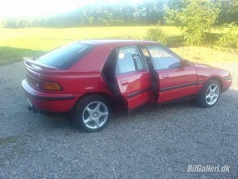 Mazda 323F BG Solgt billede 11
