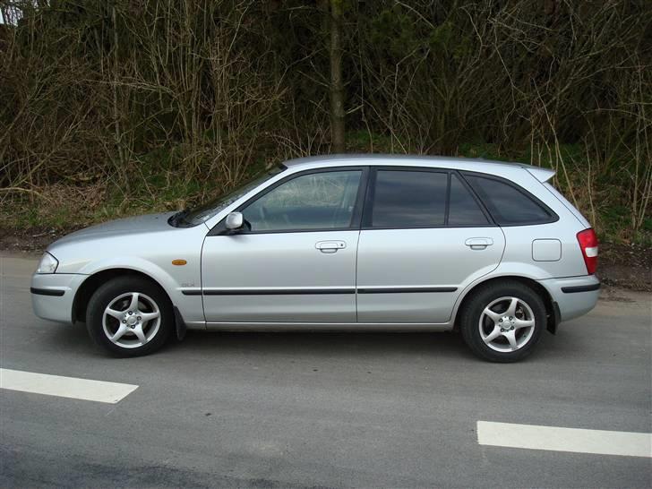 Mazda 323F BJ ( Solgt ) billede 4