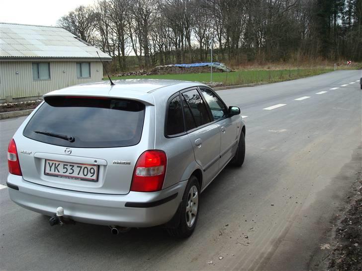 Mazda 323F BJ ( Solgt ) billede 7