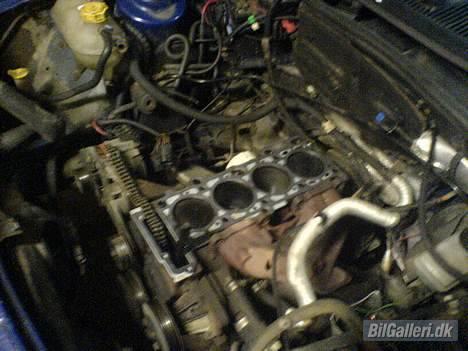 Ford Sierra - Motorrum 2.. Under reparation. billede 7