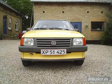 Opel Corsa A - "Humlebien" - Ja så´n så den ud da jeg købte den... Der er da alligevel sket lidt siden billede 2