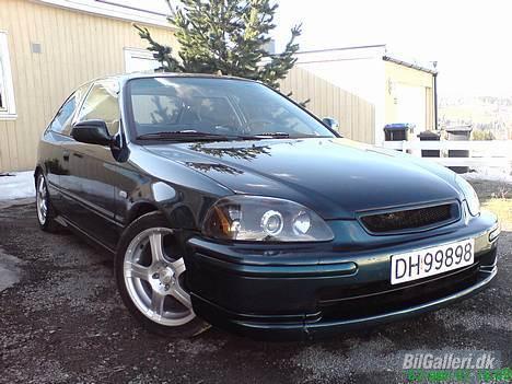Honda Civic - da var sommerfelgene på :) endelig :P billede 1