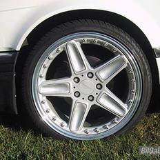 BMW E 32 735i A."Solgt"