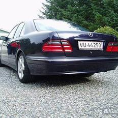 Mercedes Benz E 220 Avantgarde
