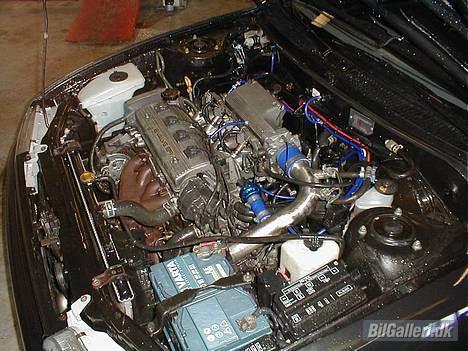 Toyota corolla gsi  - Da jeg havde monteret turbo på den.. lækker lyd ;o) billede 4