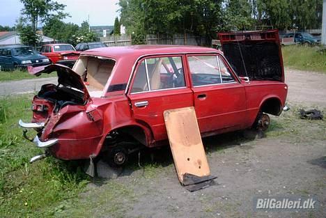 Lada 1200S "Røde" totalskadet - Det sørgelige syn før skrotningen billede 4