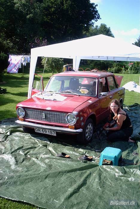 Lada 1200S "Røde" totalskadet - De to rødtopper under pavillionen billede 6