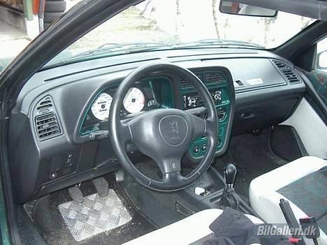 Peugeot 306 cab - lakkert interiør billede 6