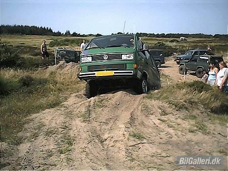 VW Transporter syncro - op og ned igen..men op kom den da til sidst..skulle lige have spæret sat til... billede 1