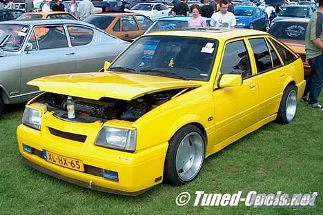 Opel Ascona 2,0i GL C-CC <Solgt> - Ja drømmen er at min skal ligne den her, men nu ser vi hvad tiden bringer.... billede 7