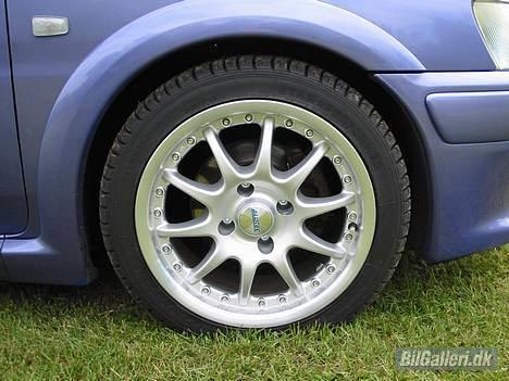 Peugeot 106 rallye SOLGT - ja det var så de fælge jeg fik hjem til den billede 9