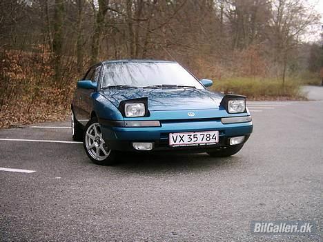 Mazda 323f solgt billede 2