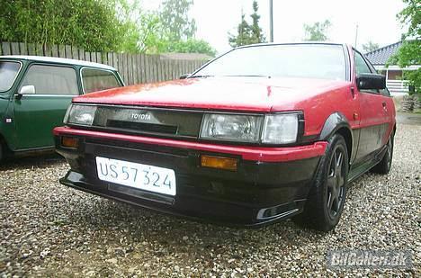 Toyota AE86 *Hugget op* billede 1