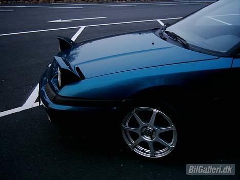 Mazda 323f solgt billede 6