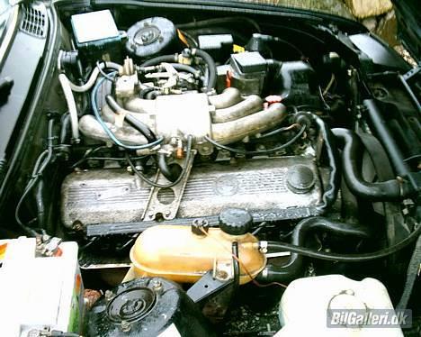 BMW 320i sedan *SOLGT* billede 5