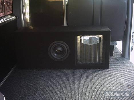 Mercedes Benz 18" Alu Tilsalg - Baskassen næsten færdig, mangler lige en enkel bas billede 5