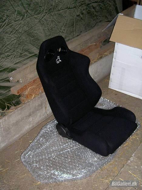 Opel Manta B  - Håber der er plads til dem i bilen billede 6