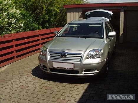 Toyota Avensis 2.0 D-4D - nyt billede, nyvasket :) billede 9