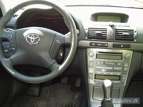 Toyota Avensis 2.0 D-4D - kabinen billede 6