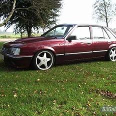 Opel Senator A2 3,0I "SOLGT"