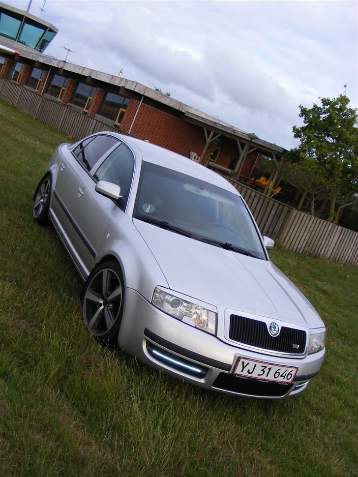 Skoda Superb (KongeSkoda) [SOLGT] billede 7