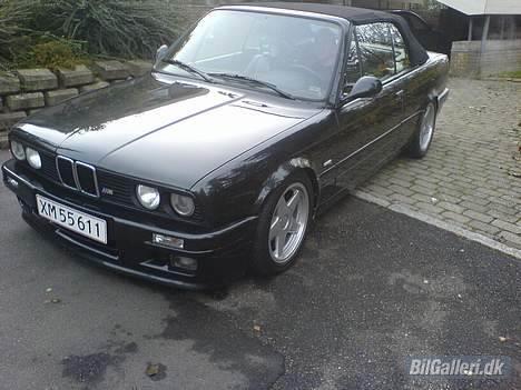 BMW E30 Cab 325i M-Tech2 - Bemærk billedet er med den gamle grå stue. Den er nu skiftet ud med en sort. billede 4