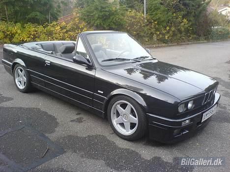 BMW E30 Cab 325i M-Tech2 - Bemærk billedet er med den gamle grå stue. Den er nu skiftet ud med en sort. billede 5