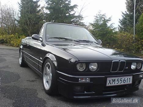 BMW E30 Cab 325i M-Tech2 - Bemærk billedet er med den gamle grå stue. Den er nu skiftet ud med en sort. billede 6